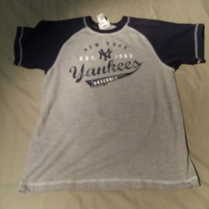 MLB Yankees t shirt